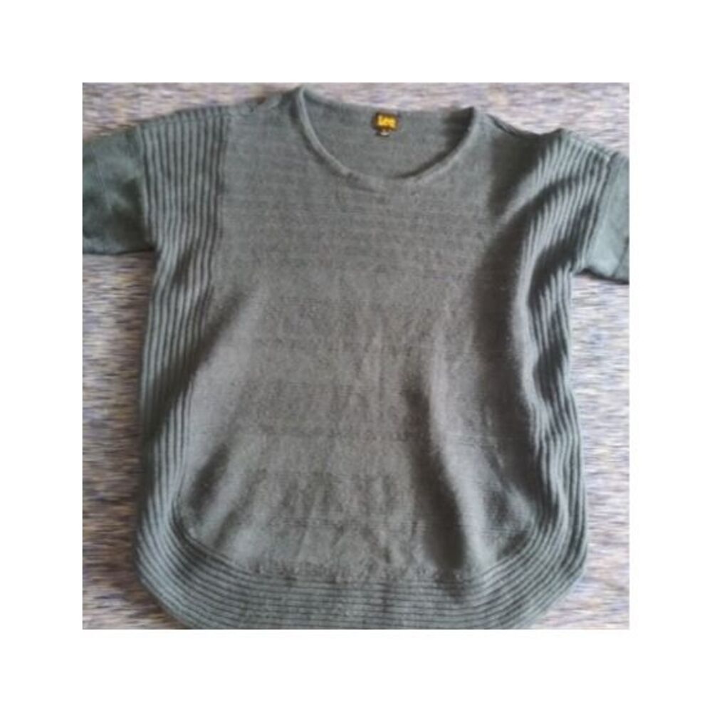 Lee Green Sweater – Medium...A-5